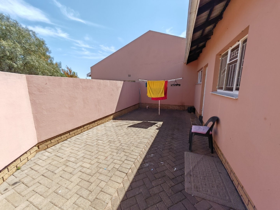 3 Bedroom Property for Sale in Langenhovenpark Free State